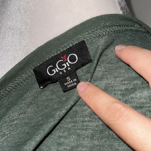 oversized GiGio Green Blouse With Floral 3/4 Sleeves size small - Picture 6 of 7